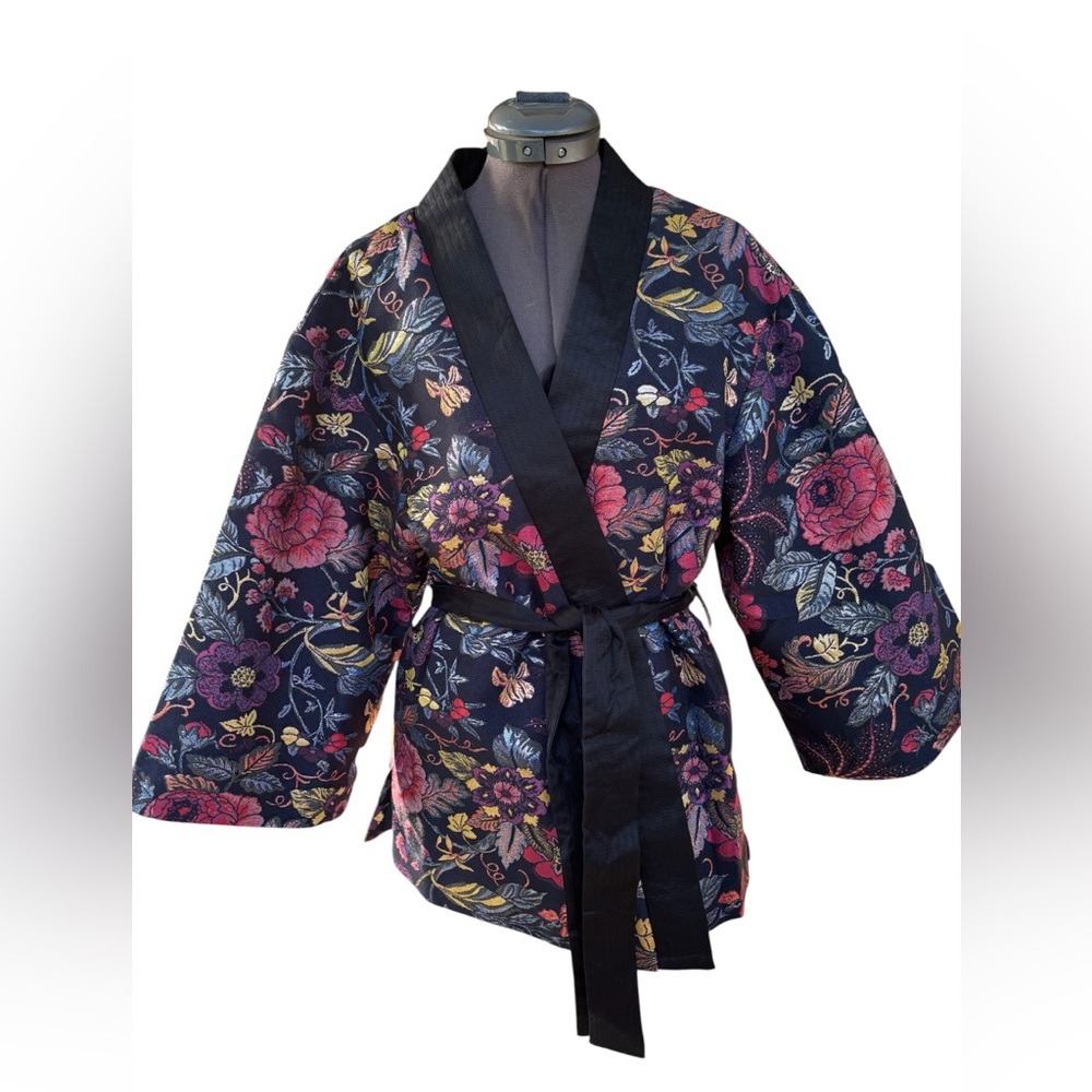 NWT! Belted Jacquard Floral Embroidered Kimono Belted Tunic Top S/M